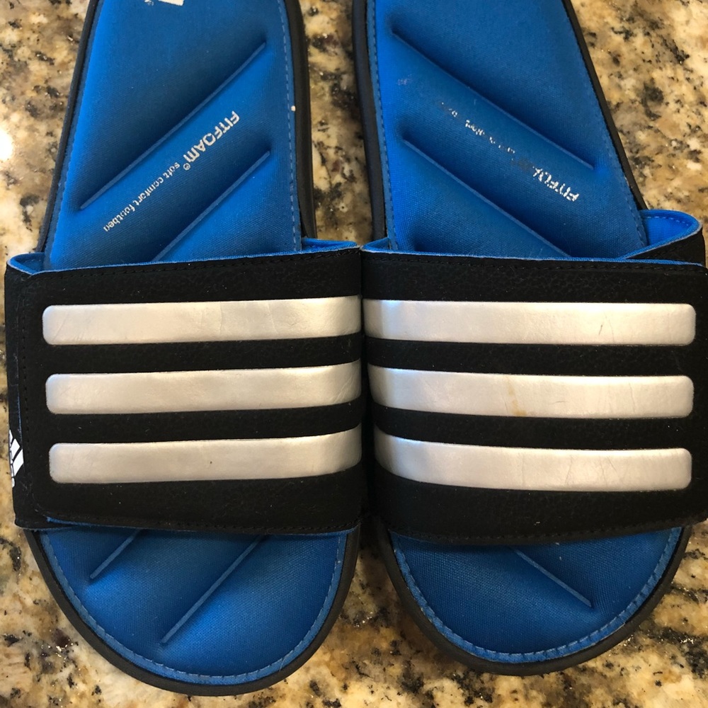 Adidas slides boys size 4